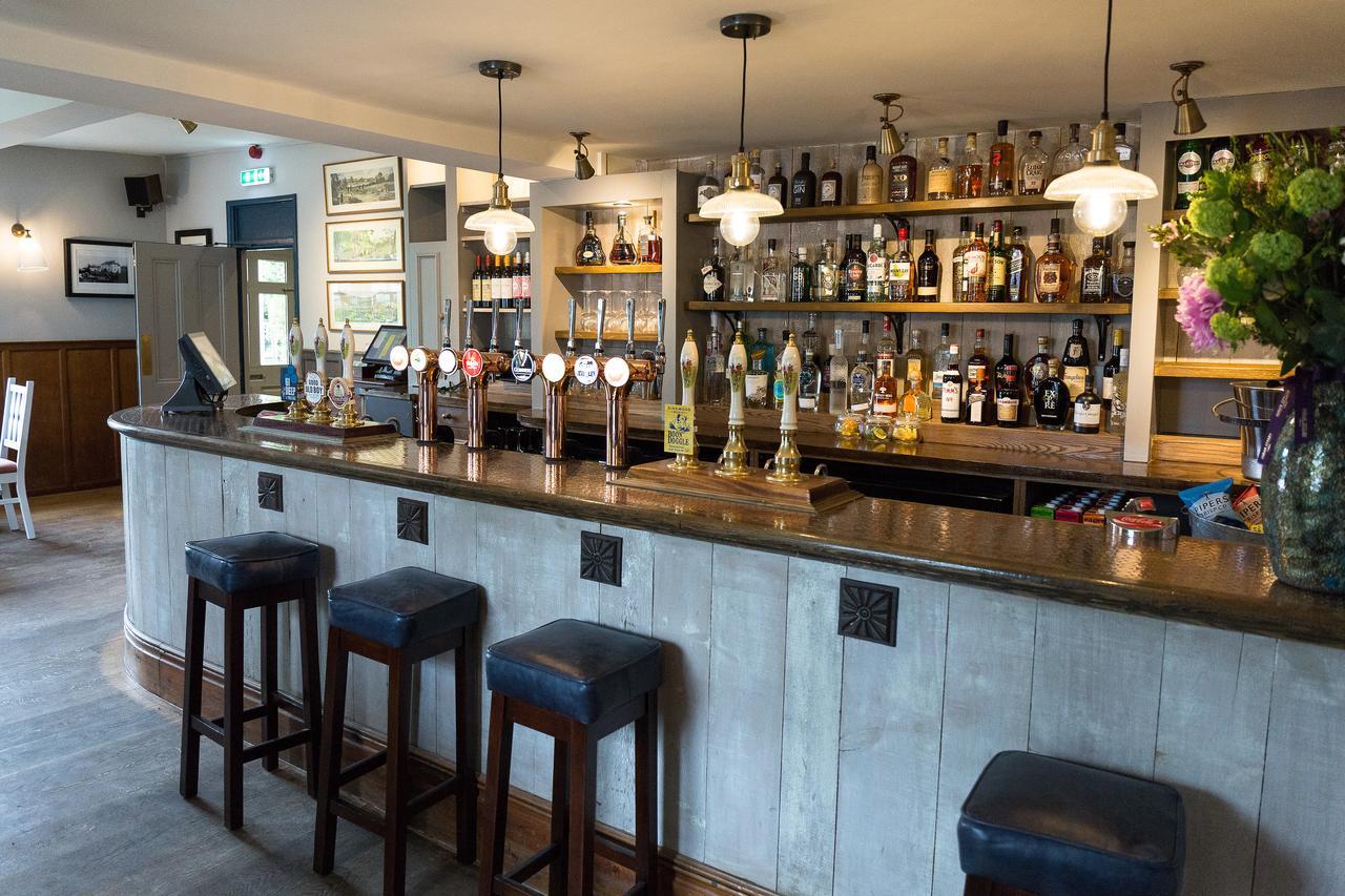 The Dundas Arms Kintbury Exterior photo